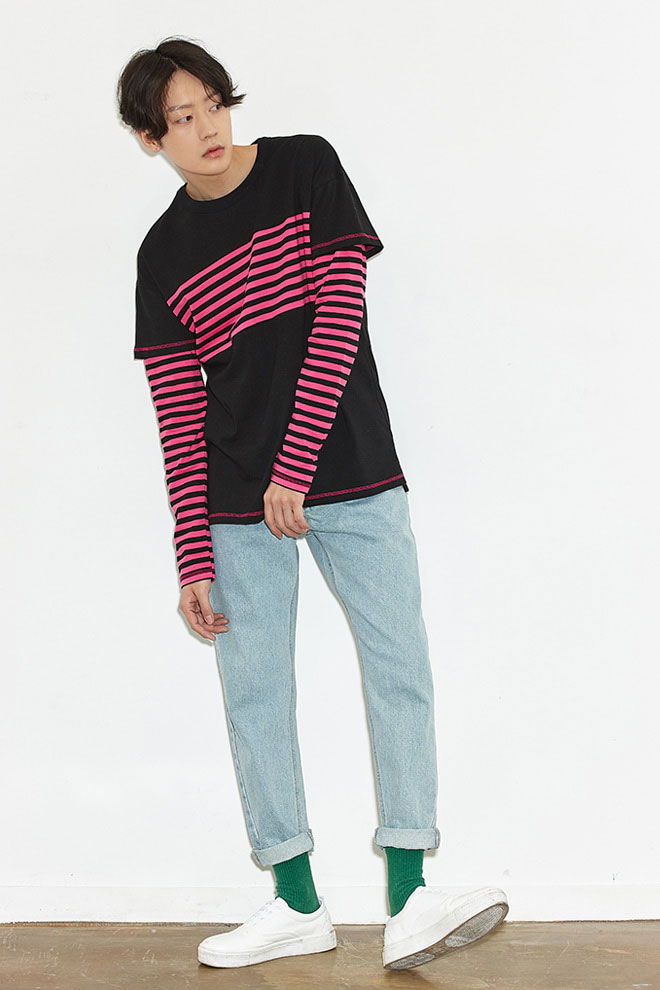 Layered Sleeve Stripe Accent T-Shirt(Black/Pink)